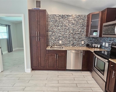 5042 Linda Street - Photo Thumbnail 9