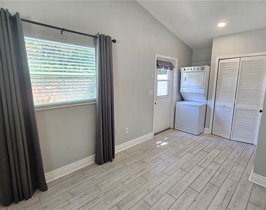 5042 Linda Street - Photo Thumbnail 13