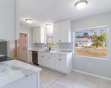 124 Shelley Drive - Photo Thumbnail 4