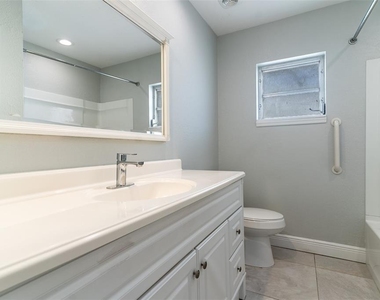 124 Shelley Drive - Photo Thumbnail 10