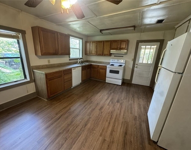 4025 Sw 20th Drive - Photo Thumbnail 6