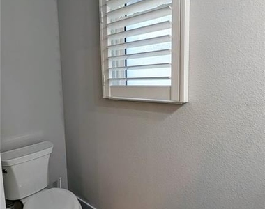 3062 Isles Way - Photo Thumbnail 11