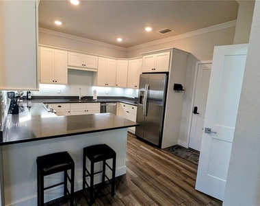 3062 Isles Way - Photo Thumbnail 4