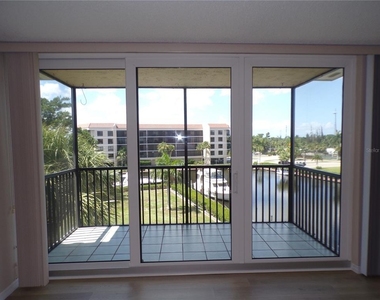 25188 Marion Ave - Photo Thumbnail 3