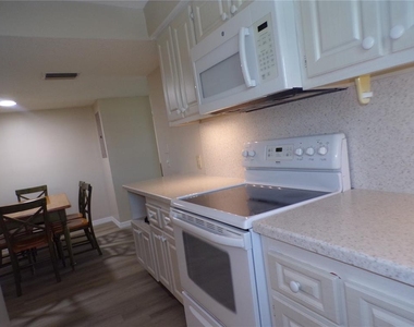 25188 Marion Ave - Photo Thumbnail 5