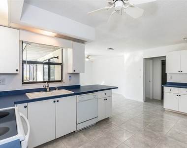 838 Jarvis Street - Photo Thumbnail 11