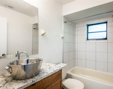 838 Jarvis Street - Photo Thumbnail 22