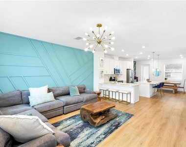 1808 Fender Lane - Photo Thumbnail 2