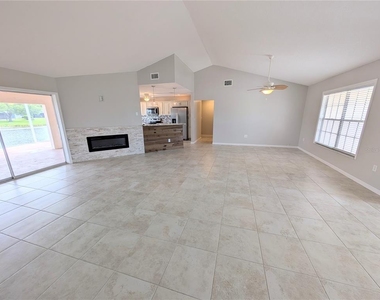 8707 51st Avenue W - Photo Thumbnail 3