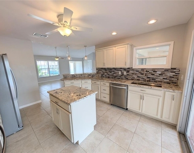 8707 51st Avenue W - Photo Thumbnail 11