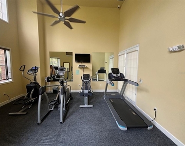 7635 Plantation Circle - Photo Thumbnail 17
