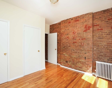 406 West 46th Street - Photo Thumbnail 9
