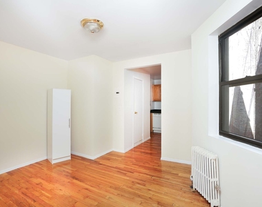406 West 46th Street - Photo Thumbnail 3