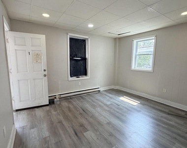 478 N Pennsylvania Avenue - Photo Thumbnail 2