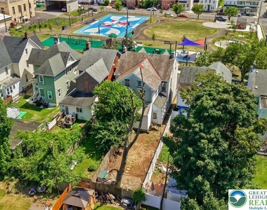 227 E Garrison Street - Photo Thumbnail 27