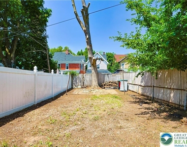 227 E Garrison Street - Photo Thumbnail 25