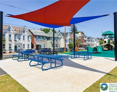 227 E Garrison Street - Photo Thumbnail 31