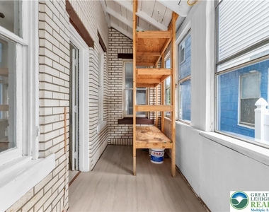 227 E Garrison Street - Photo Thumbnail 9