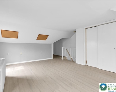 227 E Garrison Street - Photo Thumbnail 23