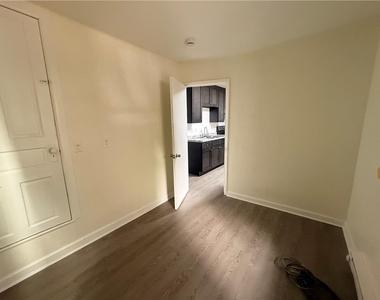 204 N 9th Street - Photo Thumbnail 2