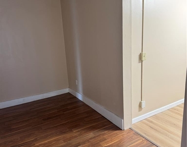328 W Broad Street - Photo Thumbnail 4