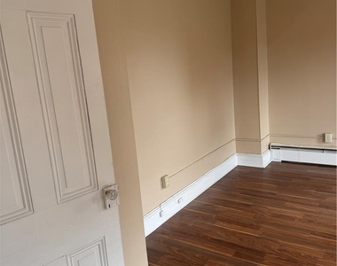 328 W Broad Street - Photo Thumbnail 9