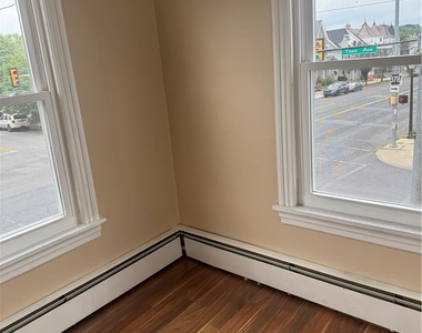 328 W Broad Street - Photo Thumbnail 13