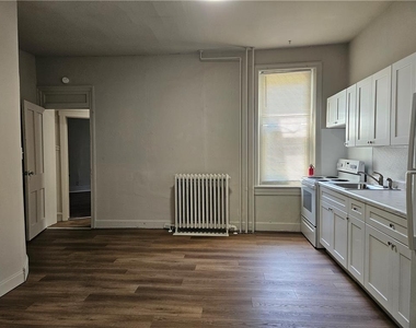 16 E Main Street - Photo Thumbnail 4
