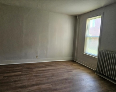 16 E Main Street - Photo Thumbnail 8