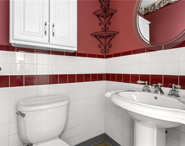 1024 Washington Street - Photo Thumbnail 12
