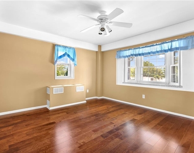 1024 Washington Street - Photo Thumbnail 4