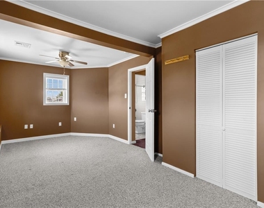 1024 Washington Street - Photo Thumbnail 15