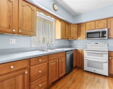 1024 Washington Street - Photo Thumbnail 7