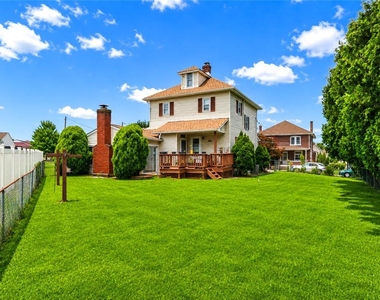 1024 Washington Street - Photo Thumbnail 2