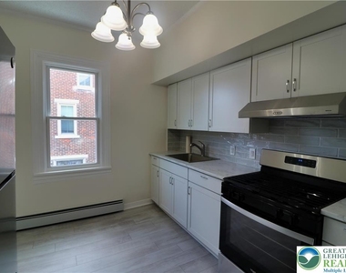 526 Prospect Avenue - Photo Thumbnail 10
