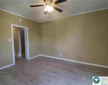 526 Prospect Avenue - Photo Thumbnail 9