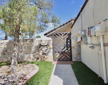 901 Tepic Drive - Photo Thumbnail 3