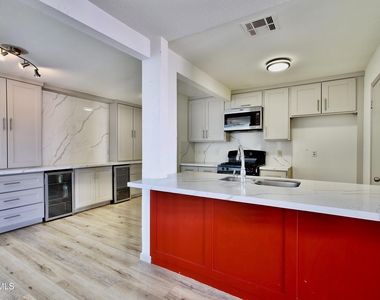 901 Tepic Drive - Photo Thumbnail 21
