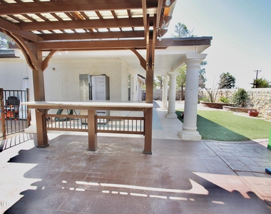 901 Tepic Drive - Photo Thumbnail 5