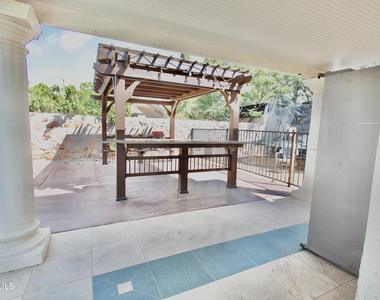 901 Tepic Drive - Photo Thumbnail 8