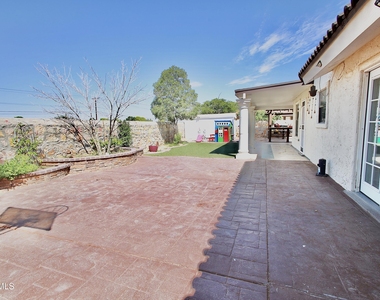 901 Tepic Drive - Photo Thumbnail 12