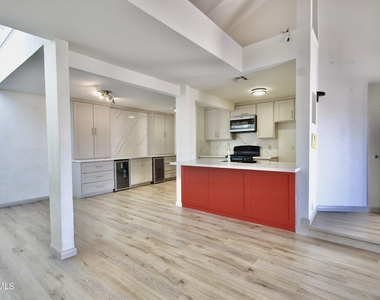901 Tepic Drive - Photo Thumbnail 18