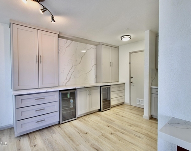 901 Tepic Drive - Photo Thumbnail 23