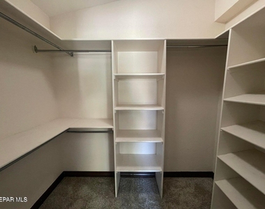 808 Merriman Drive - Photo Thumbnail 10