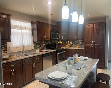 808 Merriman Drive - Photo Thumbnail 23