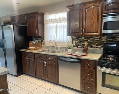 808 Merriman Drive - Photo Thumbnail 26