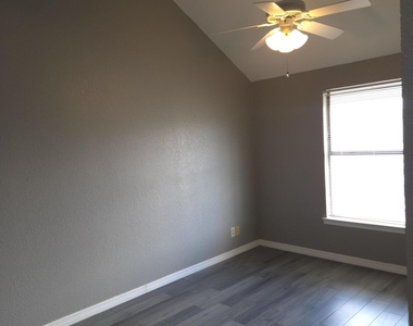 4629 Loma Grande Drive - Photo Thumbnail 10