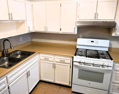10532 Brisbane Way - Photo Thumbnail 23