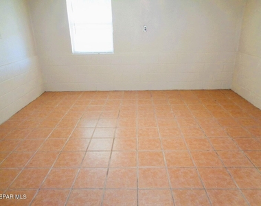 10532 Brisbane Way - Photo Thumbnail 5