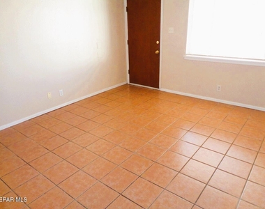10532 Brisbane Way - Photo Thumbnail 3